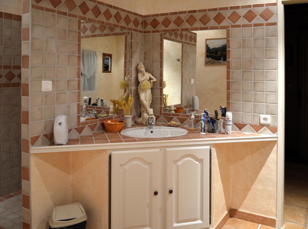 Le Mas Du Chat Bed & Breakfast Cavaillon Bagian luar foto