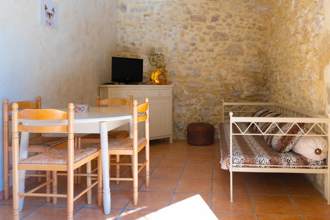 Le Mas Du Chat Bed & Breakfast Cavaillon Bagian luar foto